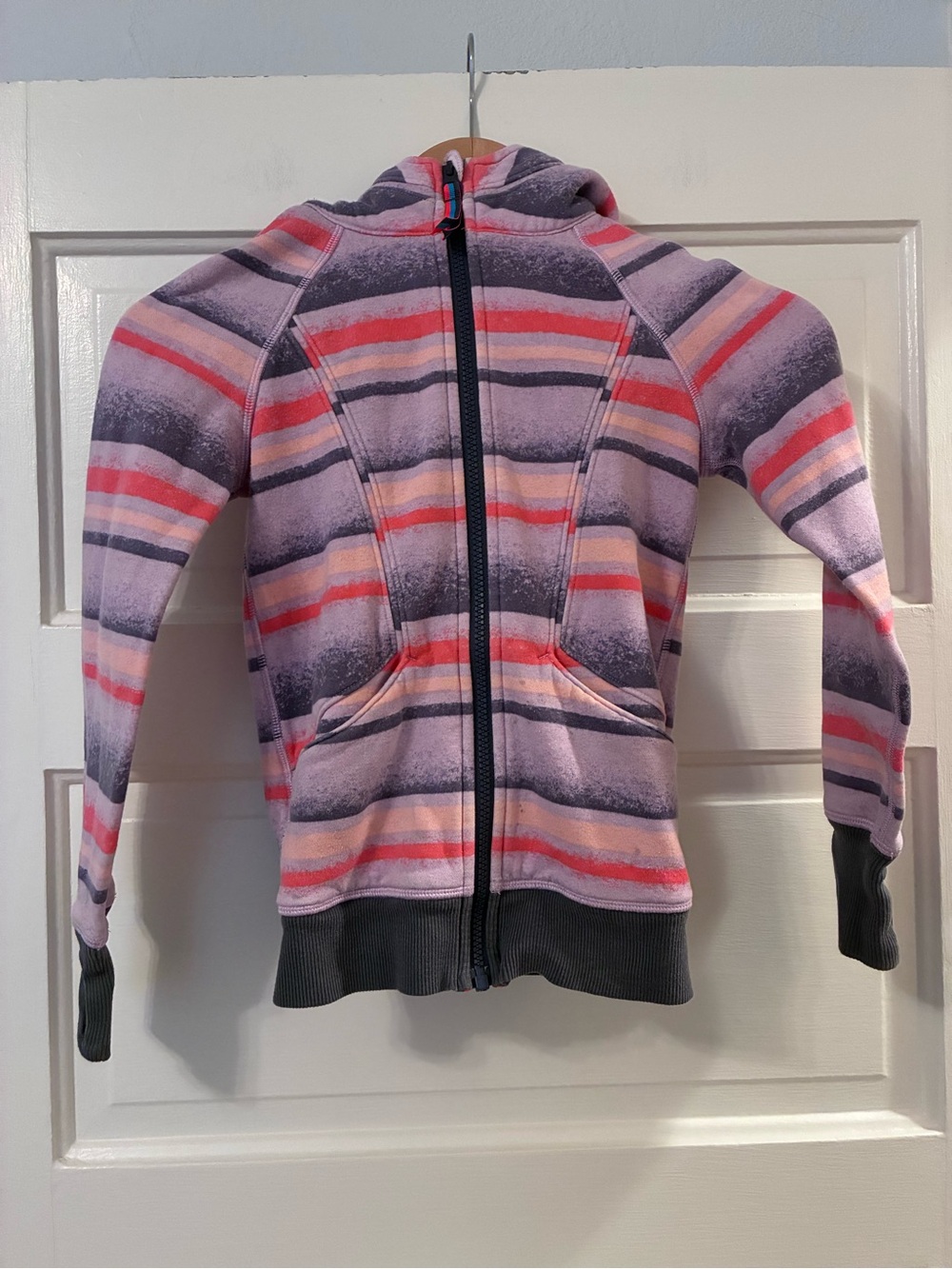 LULULEMON IVIVVA Girls Pastel Pink Purple Stripe Hoodie Multicolor Sweatshirt 6